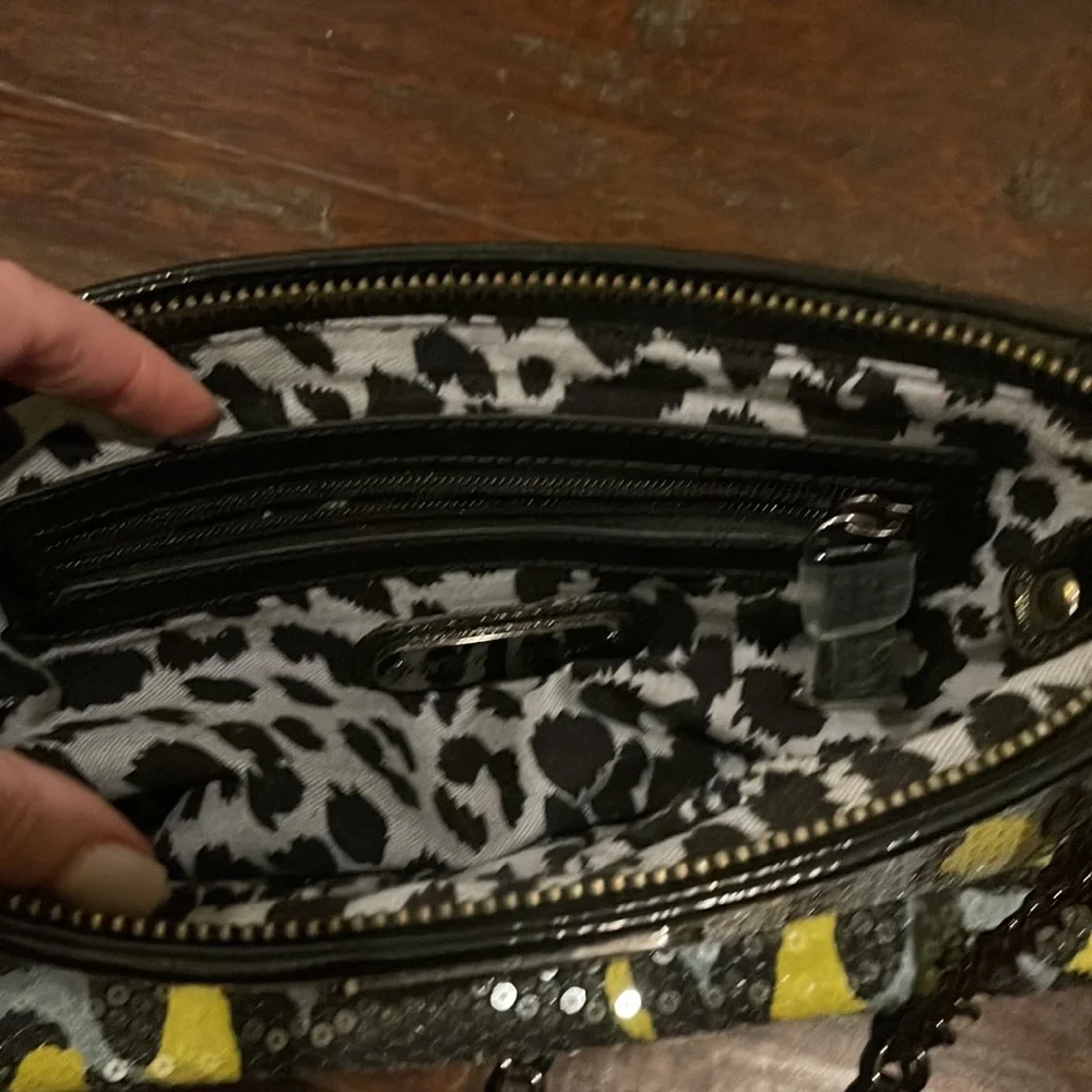 Gorgeous Betsey Johnson Sky Blue / Pale Yellow Sequined Bag - Picture 7 of 12